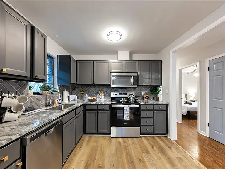 3390 Creek Valley Dr SE — Photo 4