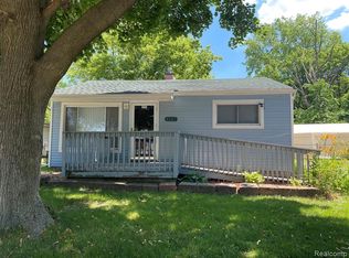 6137 Cherokee St, Taylor, MI 48180