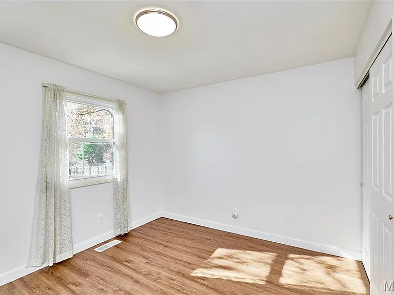 415 Trail Grove Ct — Photo 29