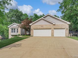 1587 Paradise Valley Dr, High Ridge, MO 63049