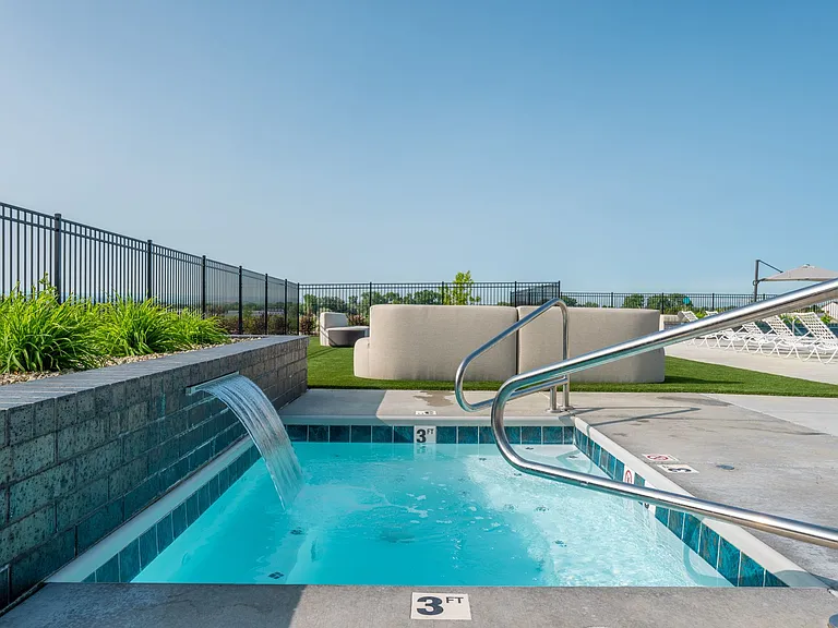 Zimmerman Luxury Apartments — Photo 19
