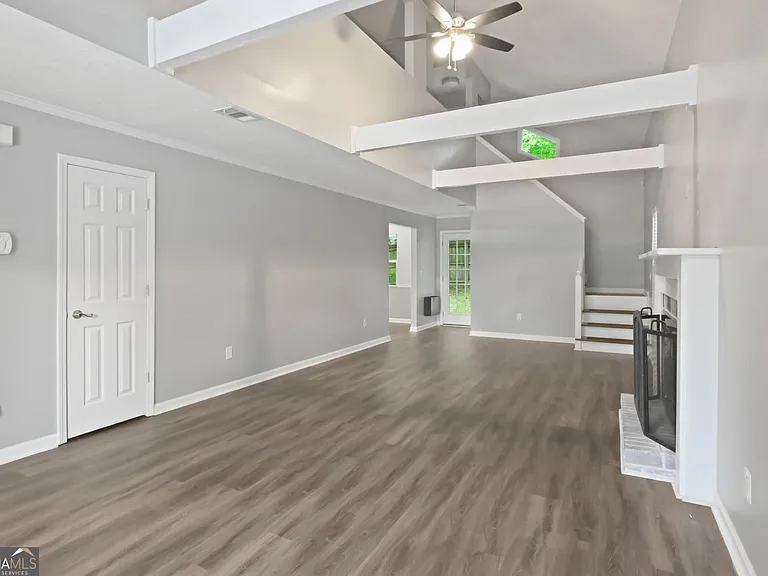 5883 Brookside Dr SE — Photo 2