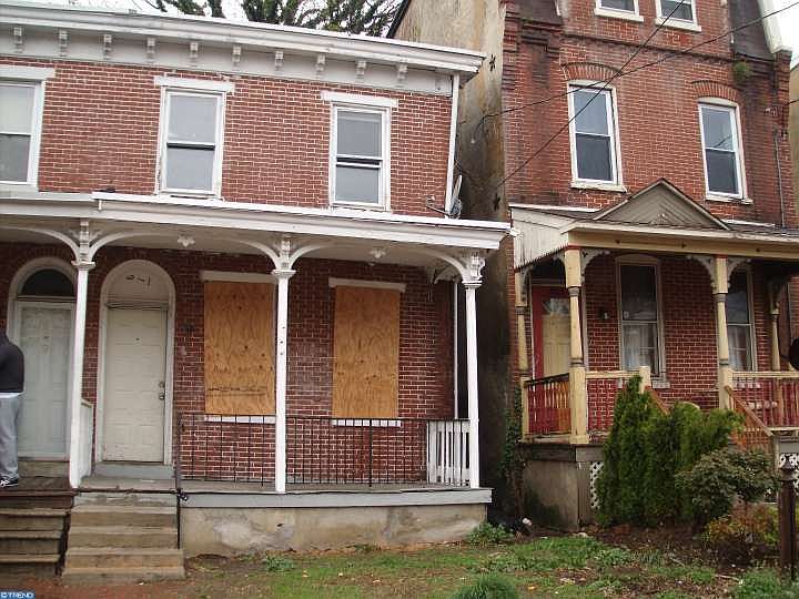 2nd image of 811 N Monroe St