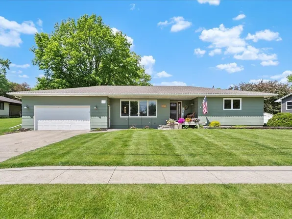 411 N Johnson St, Parkersburg, IA 50665