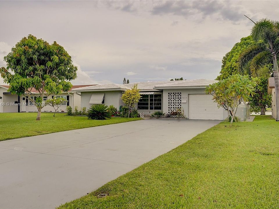 1st image of 5815 NW 70th Ave