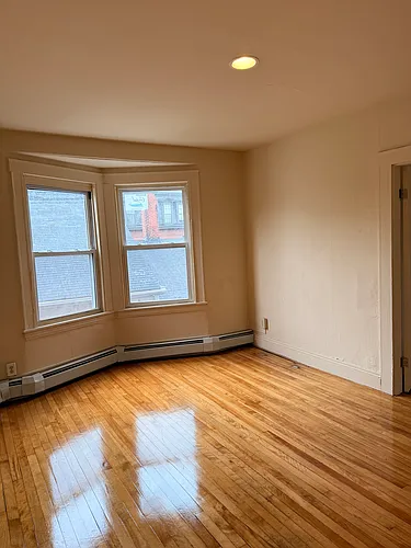 157 Winter St #8 Photo 1