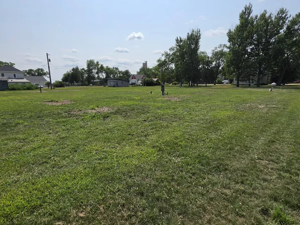 586 4th St, Stratford, SD 57474