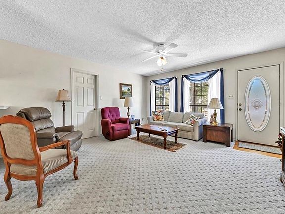 5th image of 70 Post Oak Ln