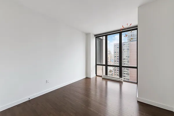 Rented by Compass | media 59