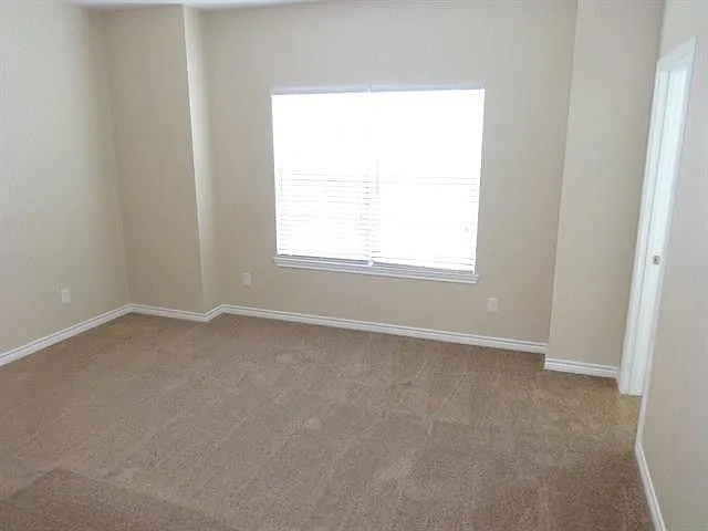 5420 Soledad Dr — Photo 5