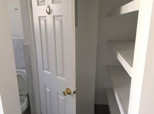 3427 42nd St APT 2R, Long Island City, NY 11101