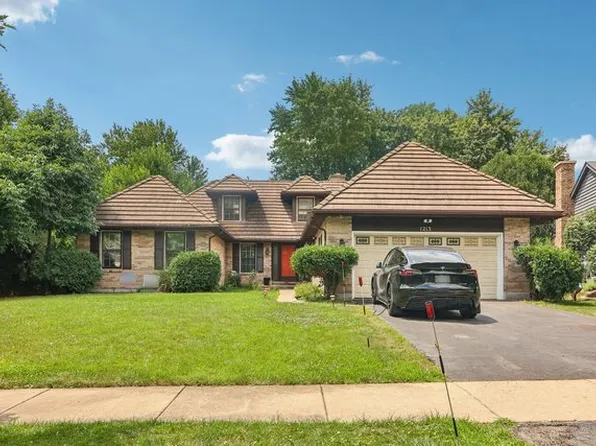 1213 Johnson Dr, Naperville, IL 60540