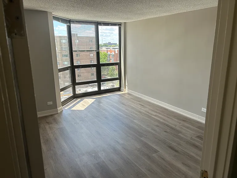 2555-60 N Clark St #4-1504 — Photo 7