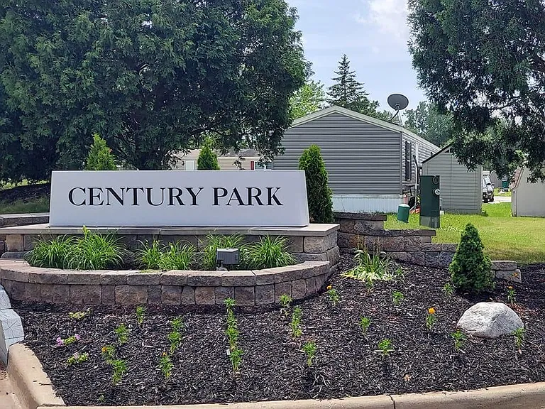 Century Park — Photo 14