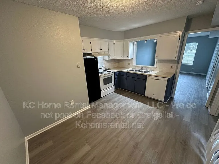 818 Rosewood St #B — Photo 6