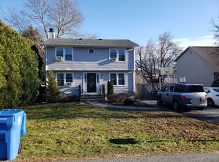 47 Abbott St, Cranston, RI 02920