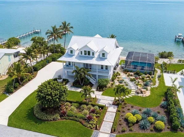 3211 Vacation Ln, Saint James City, FL 33956