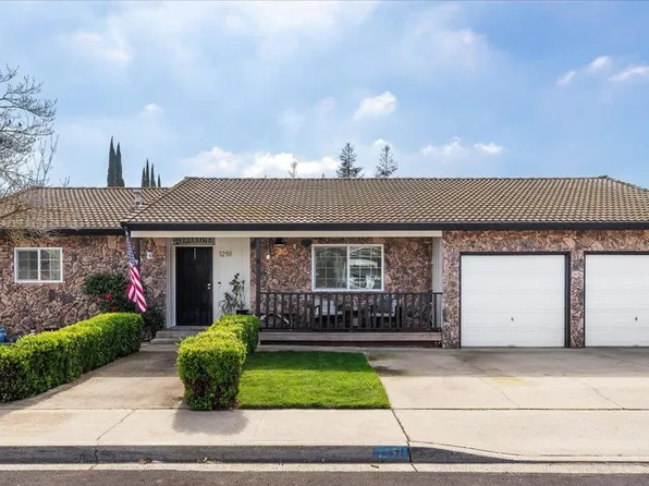 1251 David Dr, Oakdale, CA 95361
