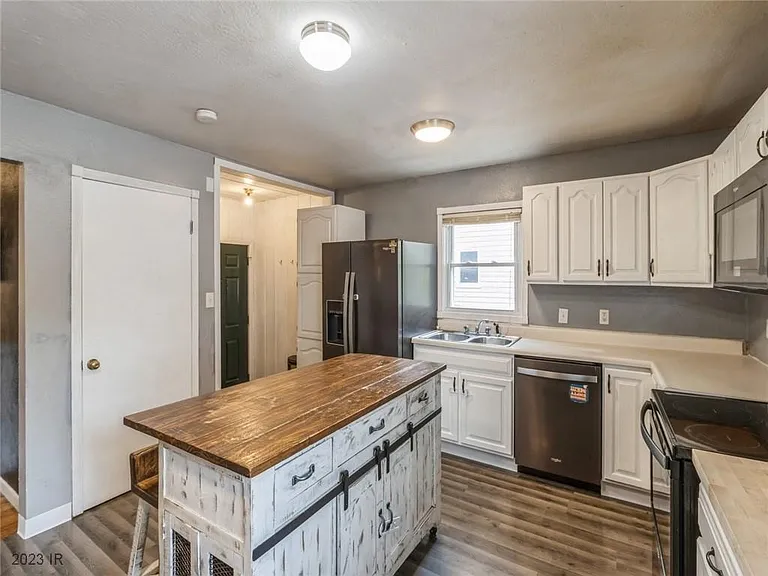1206 W Euclid Ave — Photo 13