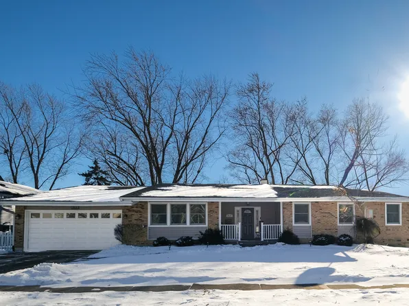 2415 59th St, Woodridge, IL 60517