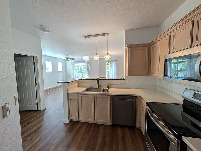 1160 NE Horizon Loop #1409 — Photo 9