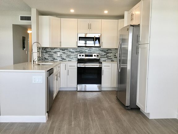 5th image of 310 Wellington Cir #D-3100