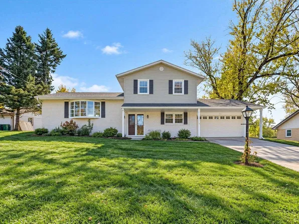4305 E Maple Manor Pkwy, Muncie, IN 47302