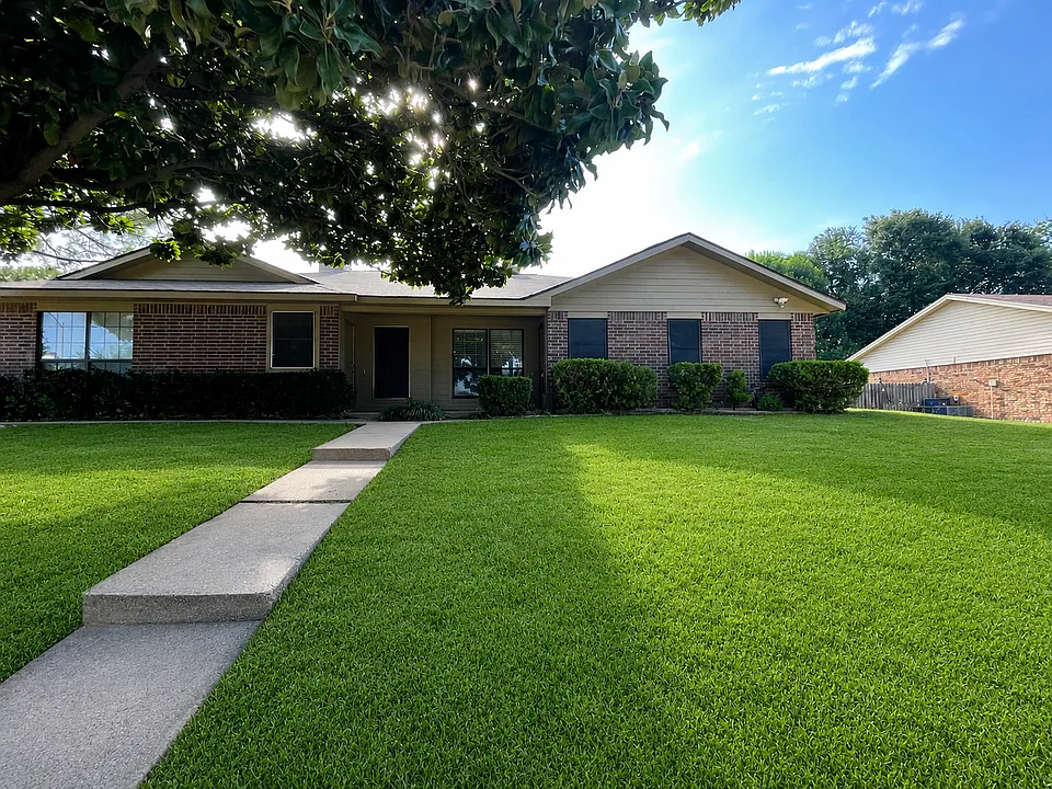 2916 Kathleen Ln