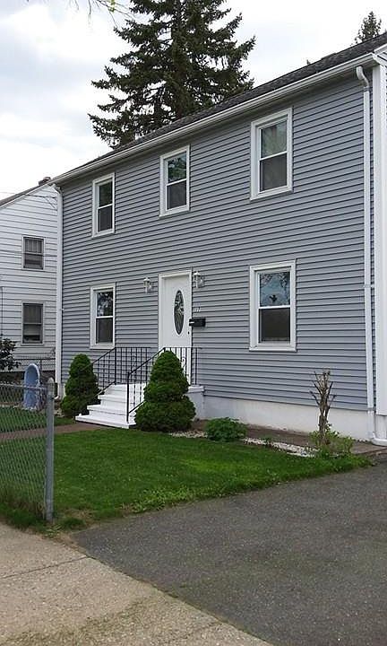 2nd image of 17 Kosciusko St