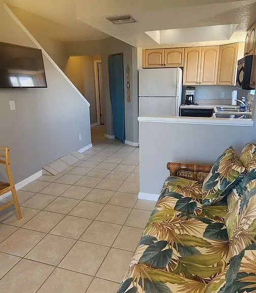 8208 Presidential Ct — Photo 21