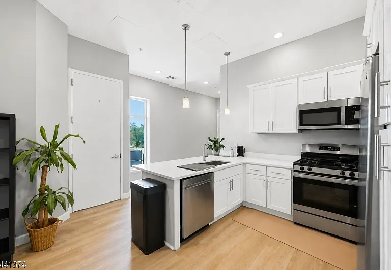 271 Millburn Ave #2A — Photo 9