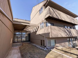 218 Bienterra Trl, Rockford, IL 61107