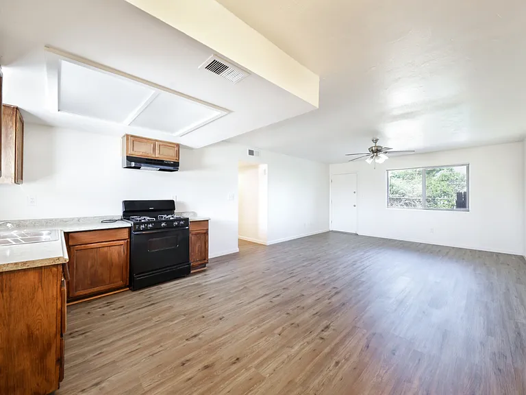 1236 Jeffrey St #2 — Photo 22