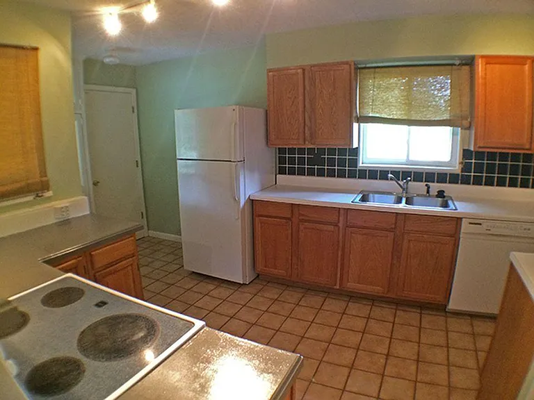 1142 Wilmore Rd — Photo 7