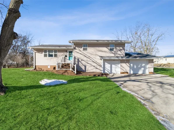 1927 Benton St, Boone, IA 50036