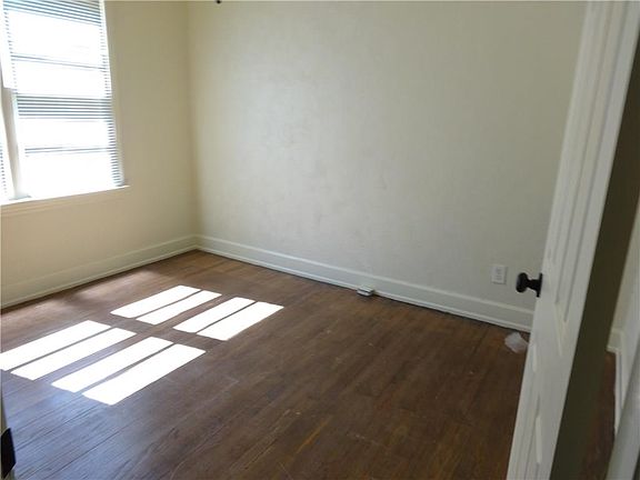 4th image of 903 McClain Dr