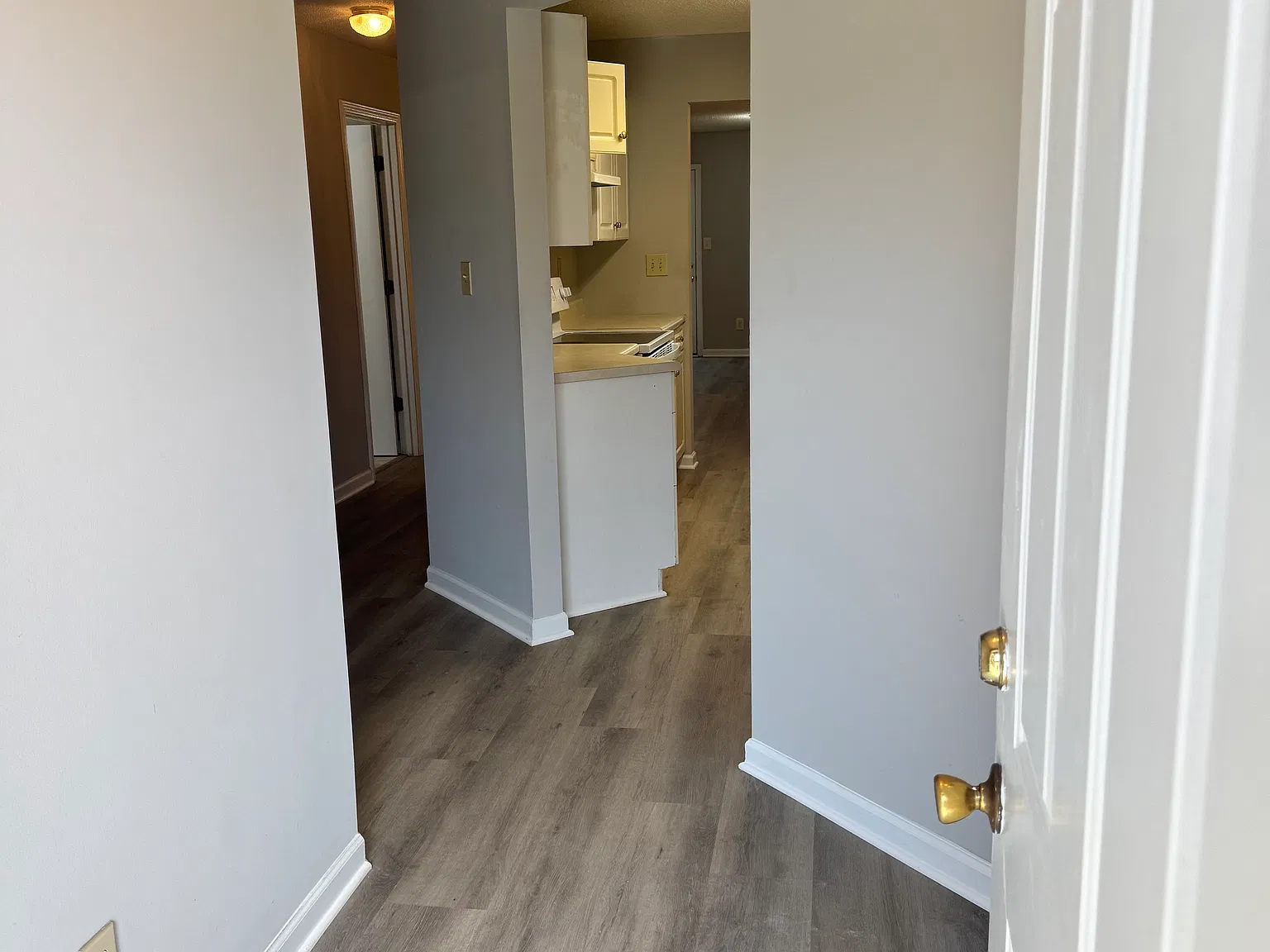 2 bed, 1100 sqft, $1,450 — Photo 2