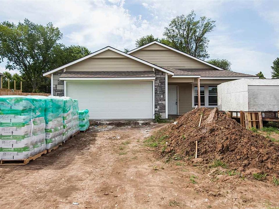 2nd image of 211 Bergsten Ct