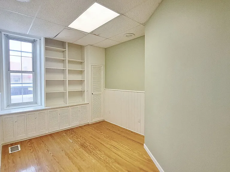 9 Baltimore St — Photo 14