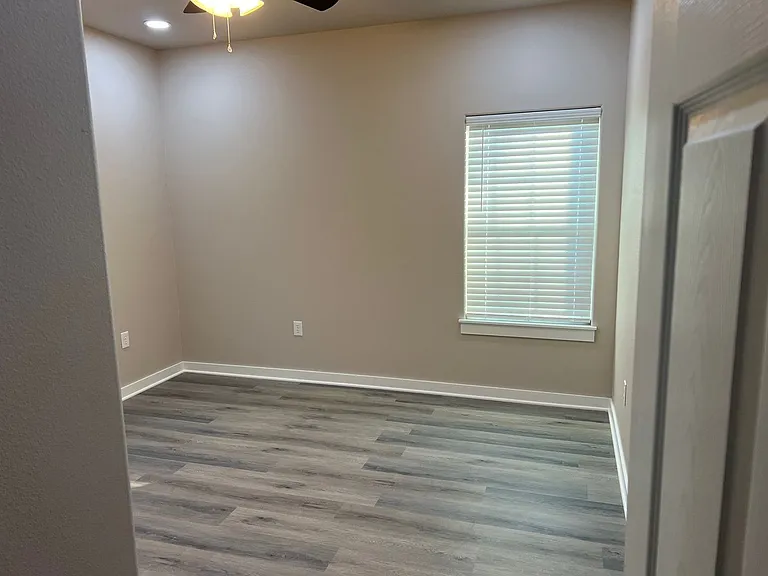 923 N Callie Ave — Photo 12