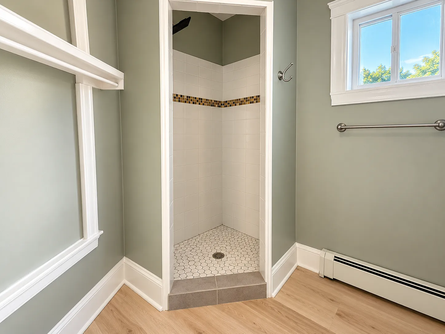 3 bed, 1300 sqft, $3,650 — Photo 4