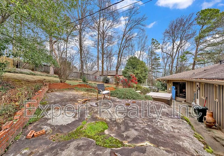 373 Laredo Dr — Photo 32