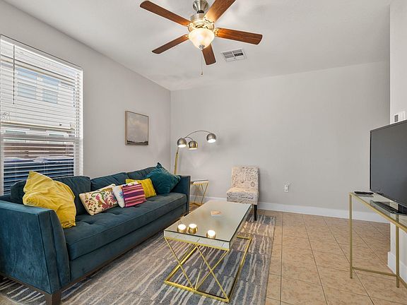 4th image of 2215 Katy Ln #A