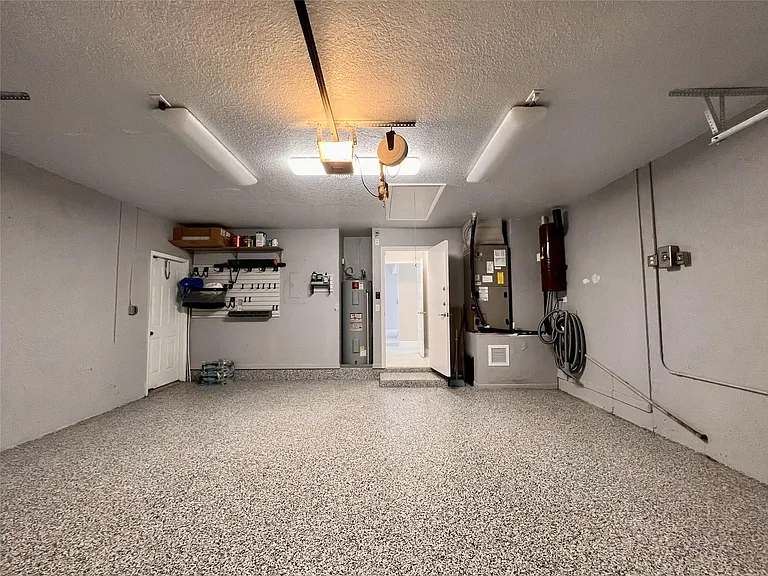 720 Birdie Ct — Photo 18