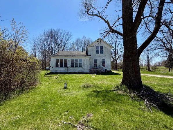 4888 W 12th St, Fremont, MI 49412