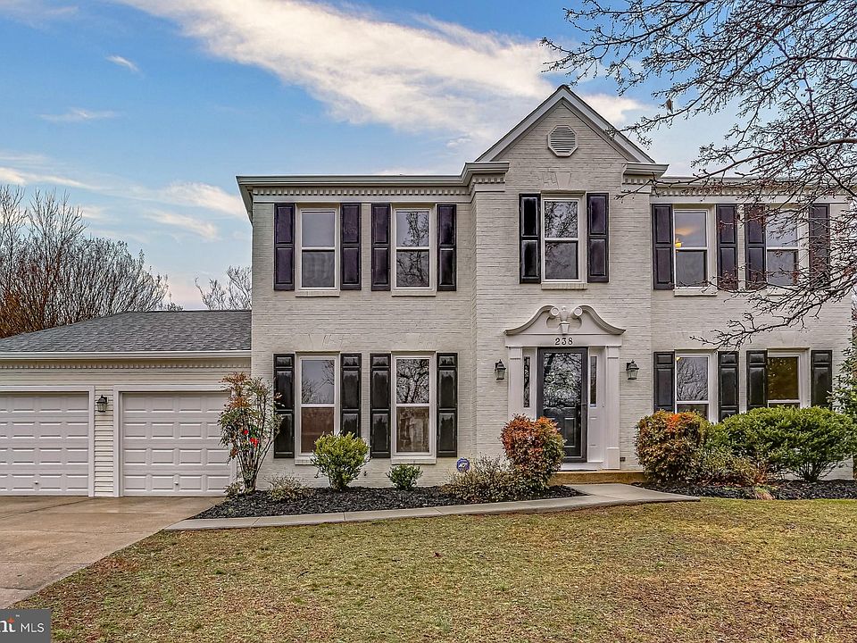 1st image of 238 Autumn Chase Dr