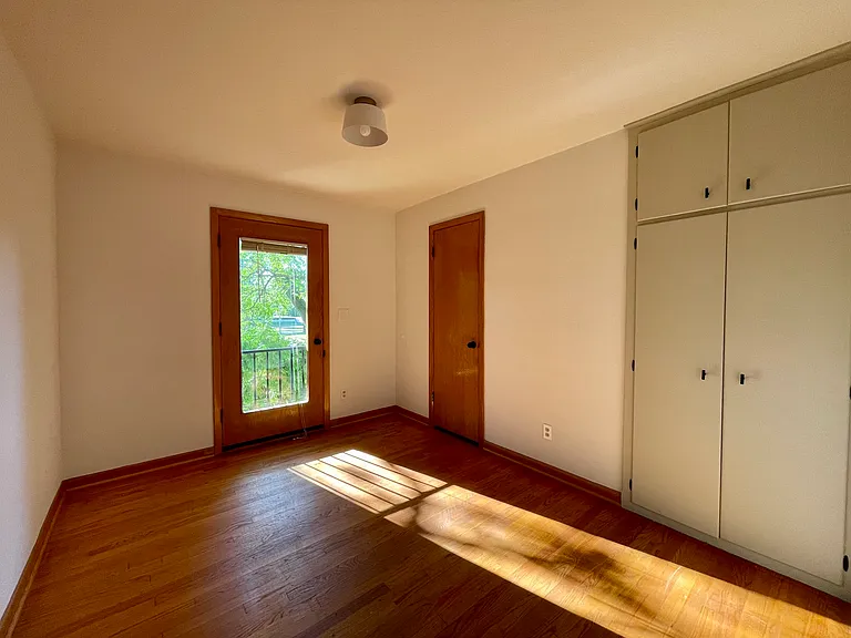 302 N Meadow Ln — Photo 17