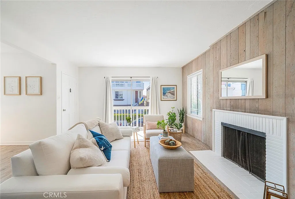 3 bed, 1236 sqft, $9,750 — Photo 2