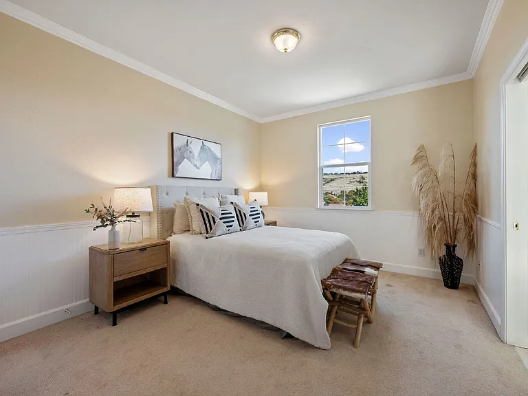 4056 Redondo Dr — Photo 25