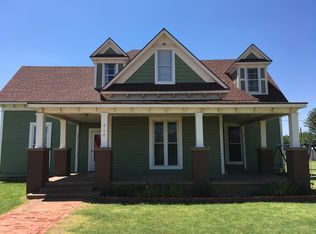 410 8th St SW, Childress, TX 79201